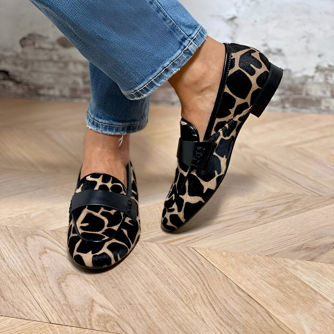 Claire – Klassische Loafers im Tierdesign