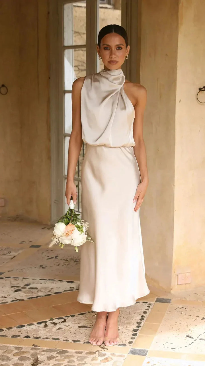 Trina - Elegantes Satin Abendkleid mit schulterfreiem Design