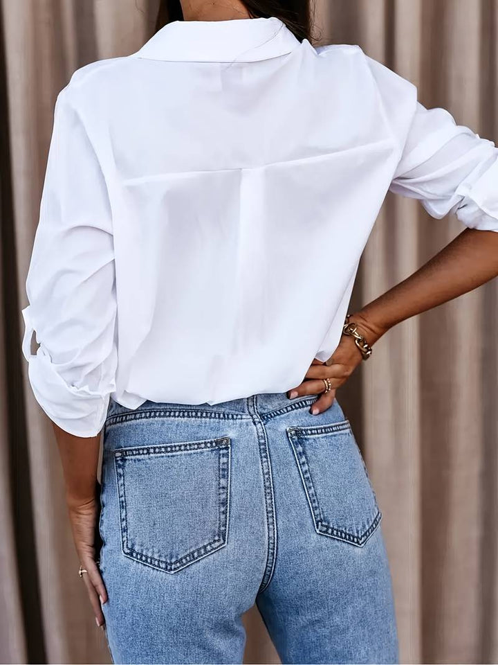 SpringVibe – Mühelose V-Ausschnitt-Bluse für einen frischen Look