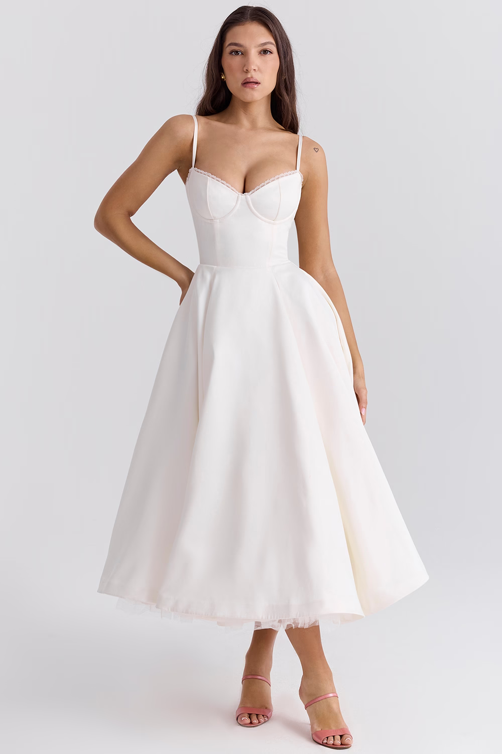 Leona - Schickes Satin-Kleid für Feiern