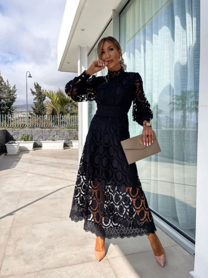 Doreah - Eng anliegendes Spitzenkleid für Damen, Elegant & Figurbetont