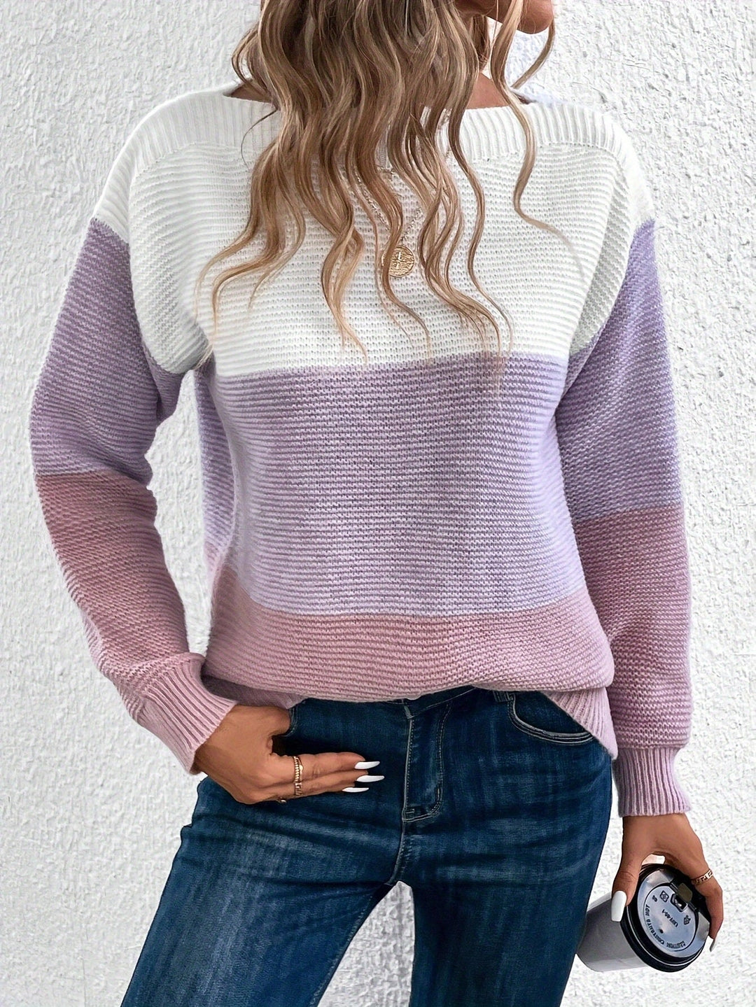 Muriel - Stylischer Damenpullover mit dreifarbigen Streifen