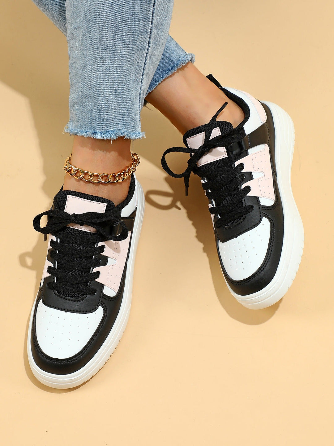 Nica - Elegante und Bequeme Sneakers