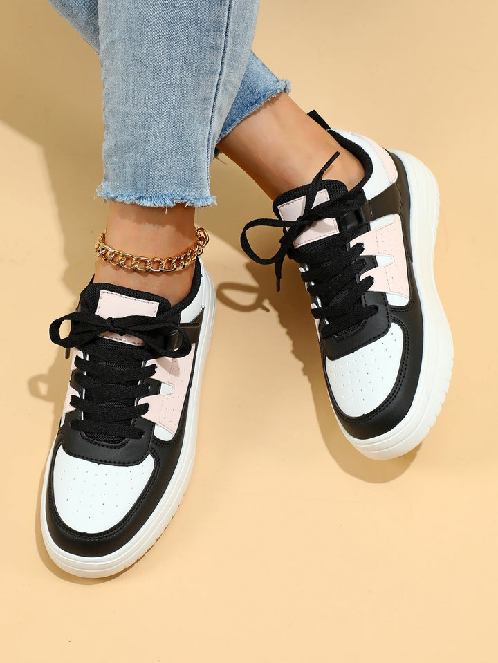 Nica - Elegante und Bequeme Sneakers