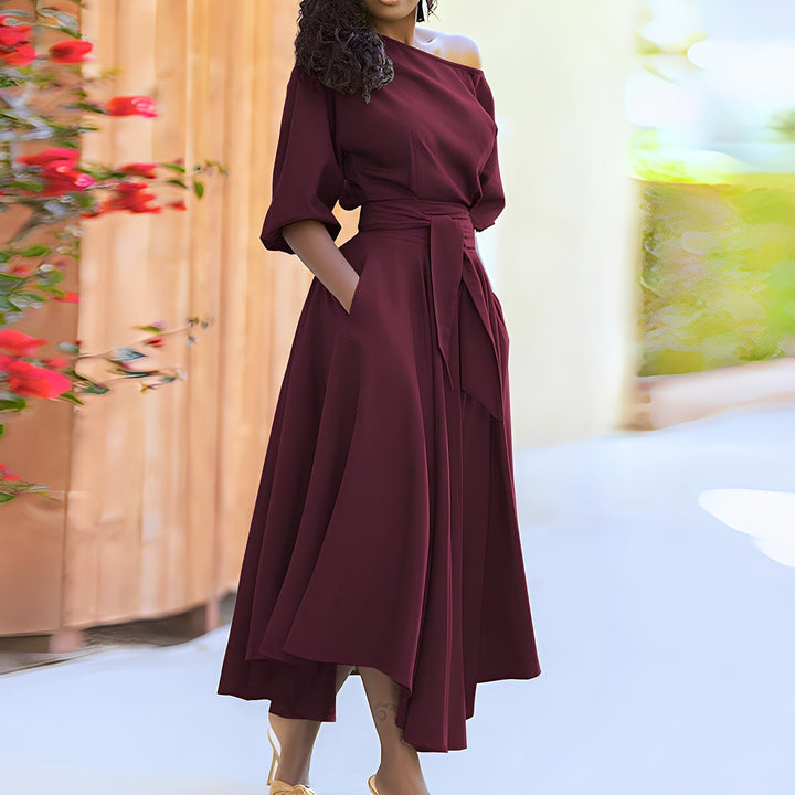 Dahlia - Stilvolles Damenkleid ohne Schultern mit Gürtel