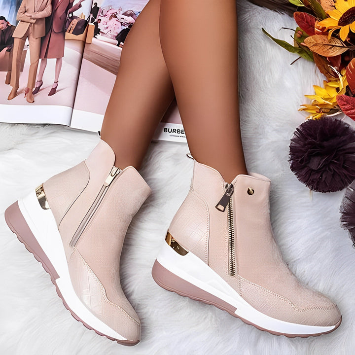 Deonne - Bequeme orthopädische Keilabsatzstiefel für Damen