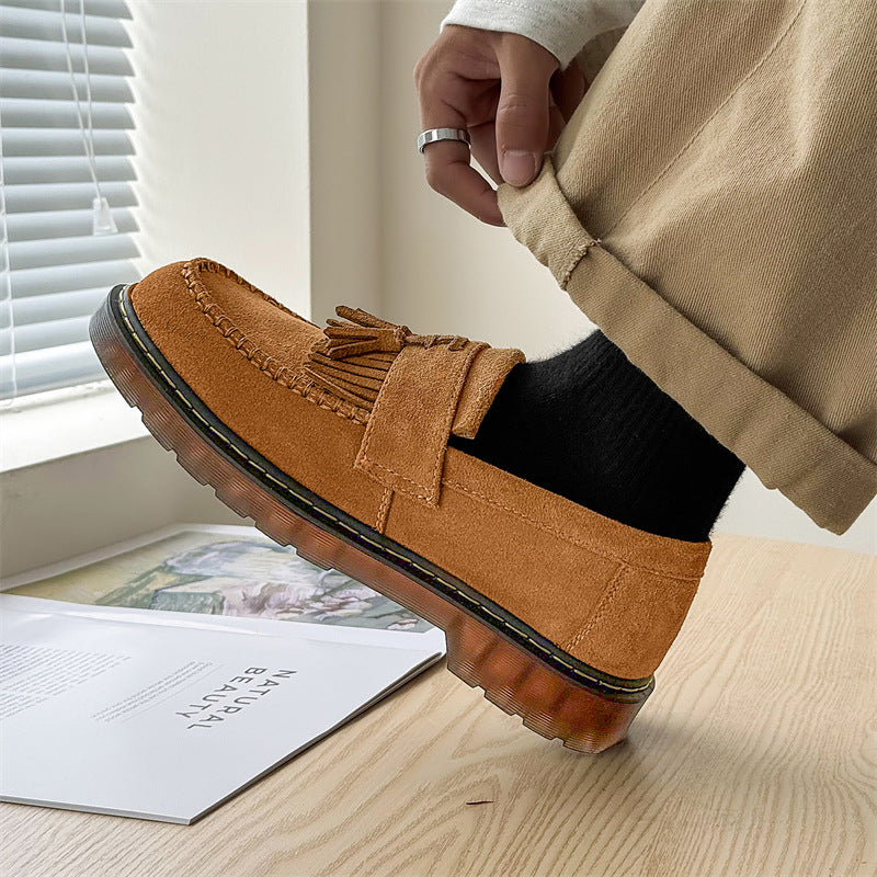 Milton - Herren-Slipper aus Wildleder mit Quasten im zeitgemäßen Design