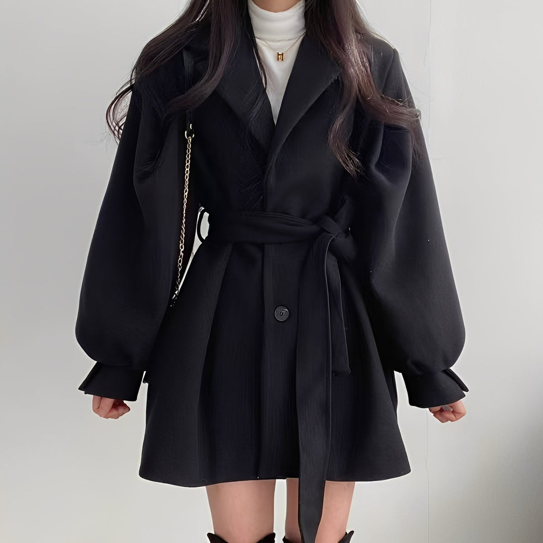 Meryl - Eleganter mittellanger Damen-Wollmantel