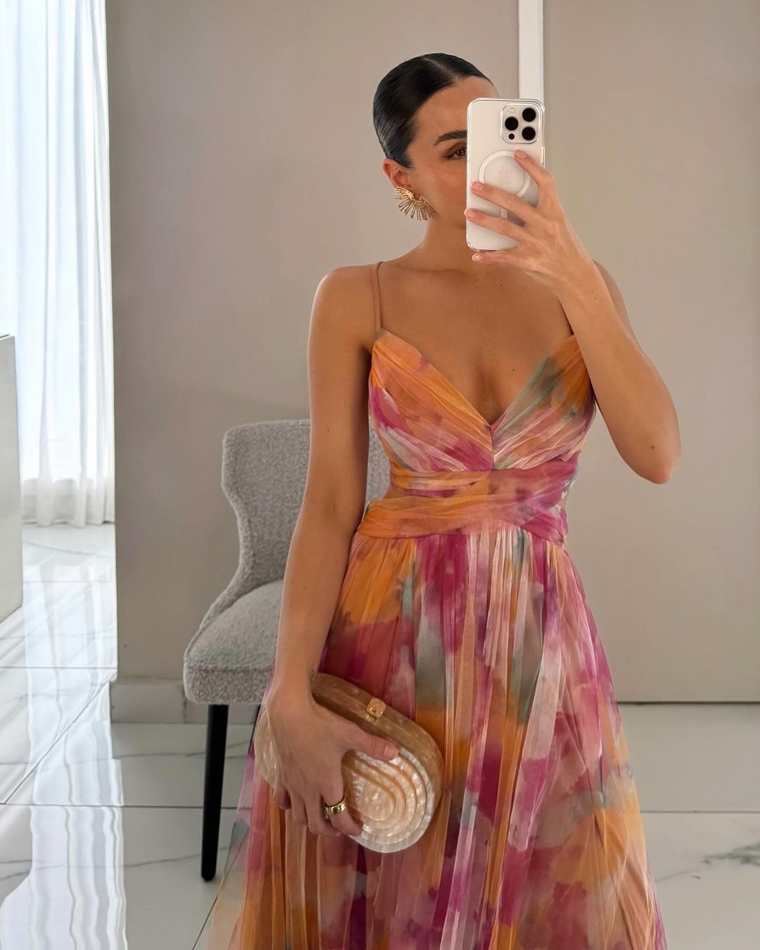 Aira – Raffiniertes Langarmkleid mit Bindebändern
