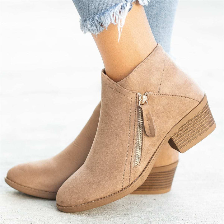 Elizabeth - Elegante Wildlederstiefel für Frauen