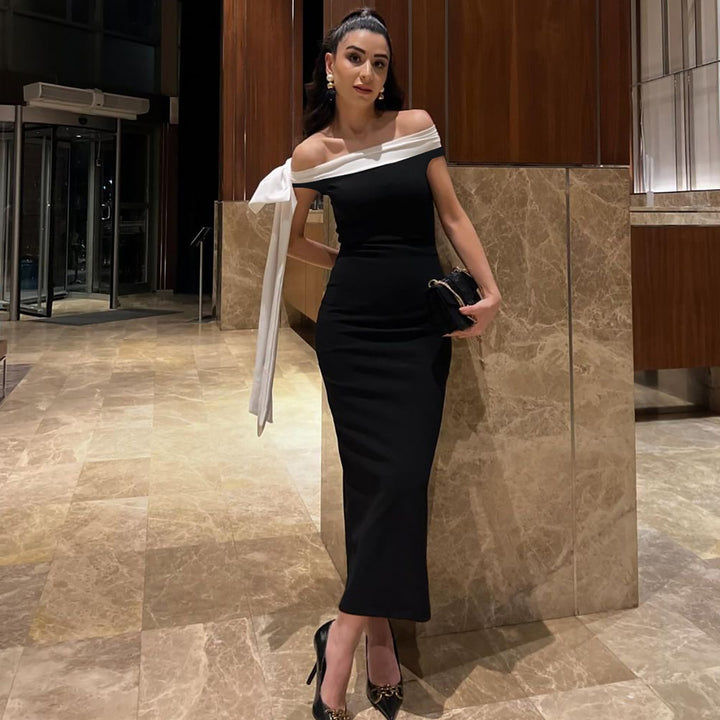 Atasha - Schmal geschnittenes Kleid mit offenen Schultern und Schleife