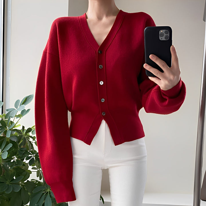 Carolyn - Traditioneller, leicht gestrickter Damen-Cardigan
