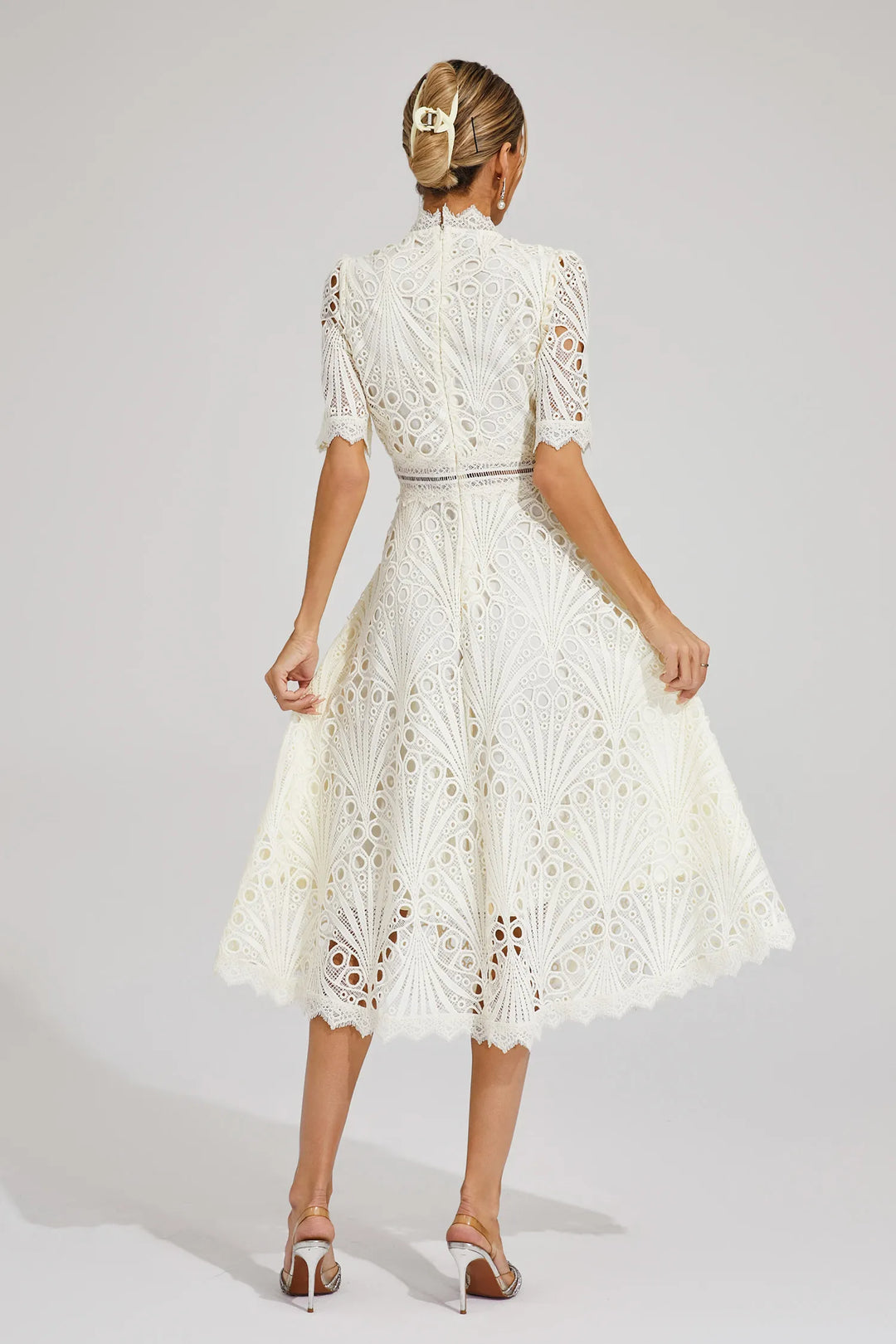 Pierre - Midi-Kleid mit Spitze und Stil