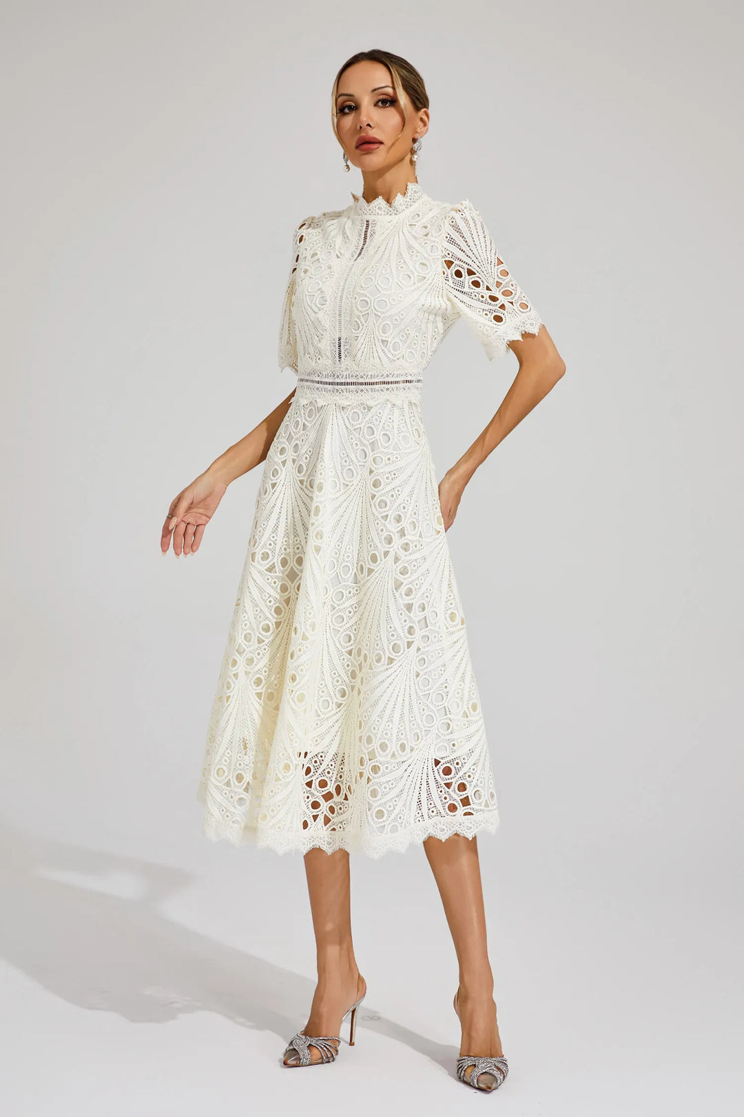Pierre - Midi-Kleid mit Spitze und Stil