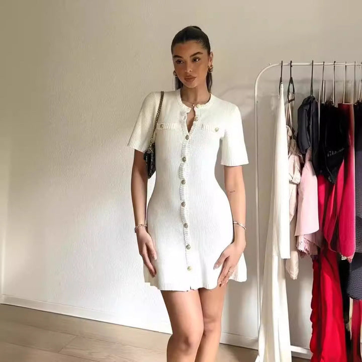 Wilgene - Wollkleid mit Knöpfen und kurzen Ärmeln