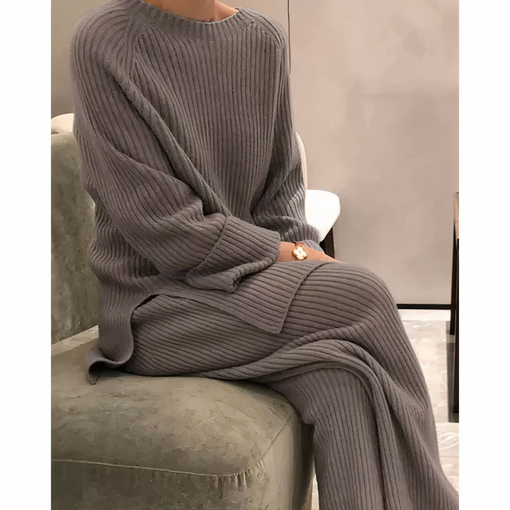 Samantha – Strickset: Pullover & Hose für den Alltag