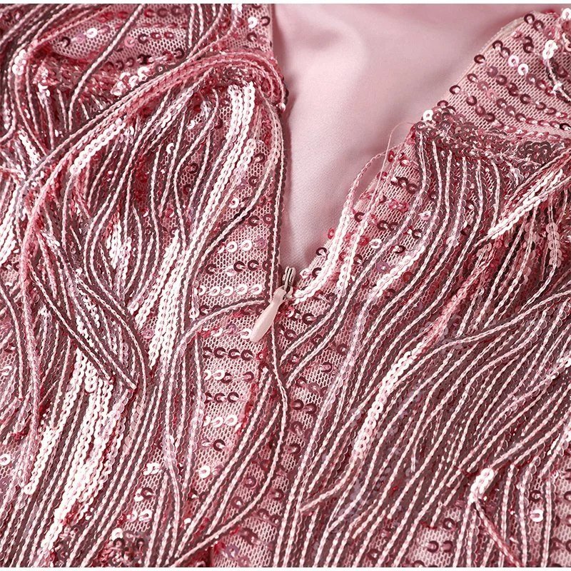 Meera - Kurzes Abendkleid Federn, Elegant & Ausdrucksstark