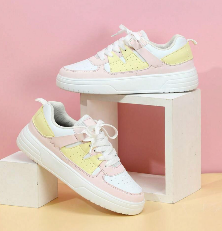 Nica - Elegante und Bequeme Sneakers