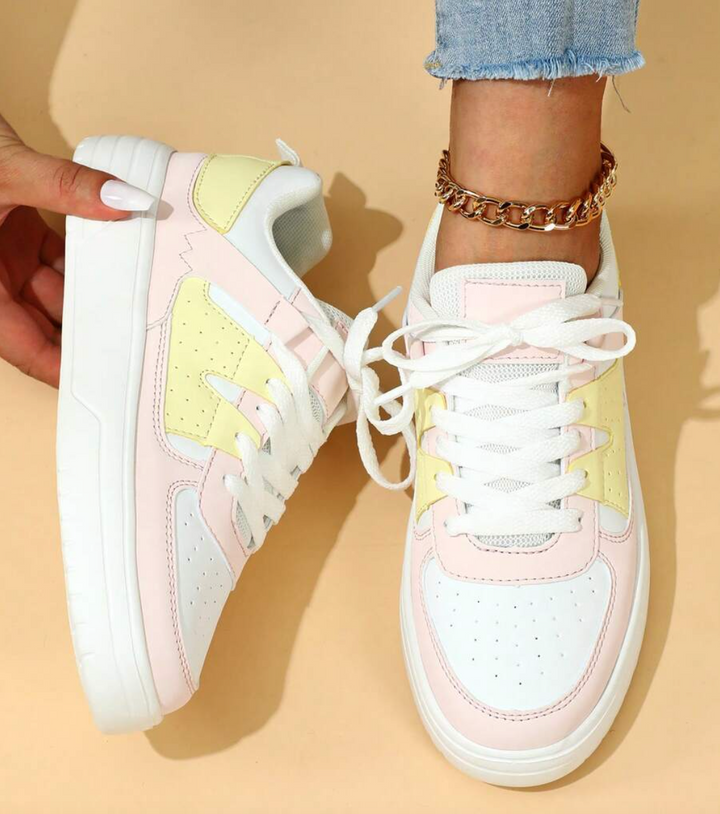 Nica - Elegante und Bequeme Sneakers