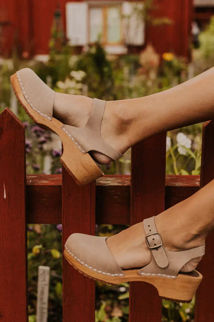 Amara – Mühelos elegante Clogs