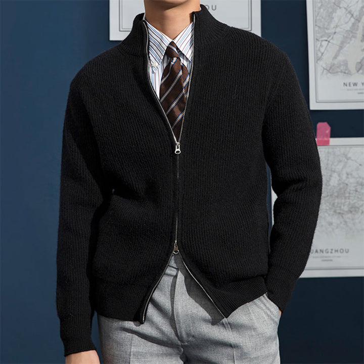 Theo – Bequeme Herrenstrickjacke