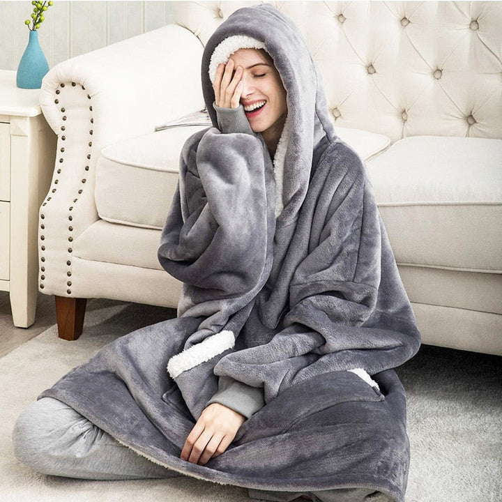 Malia - Kuschelige Hoodie-Decke