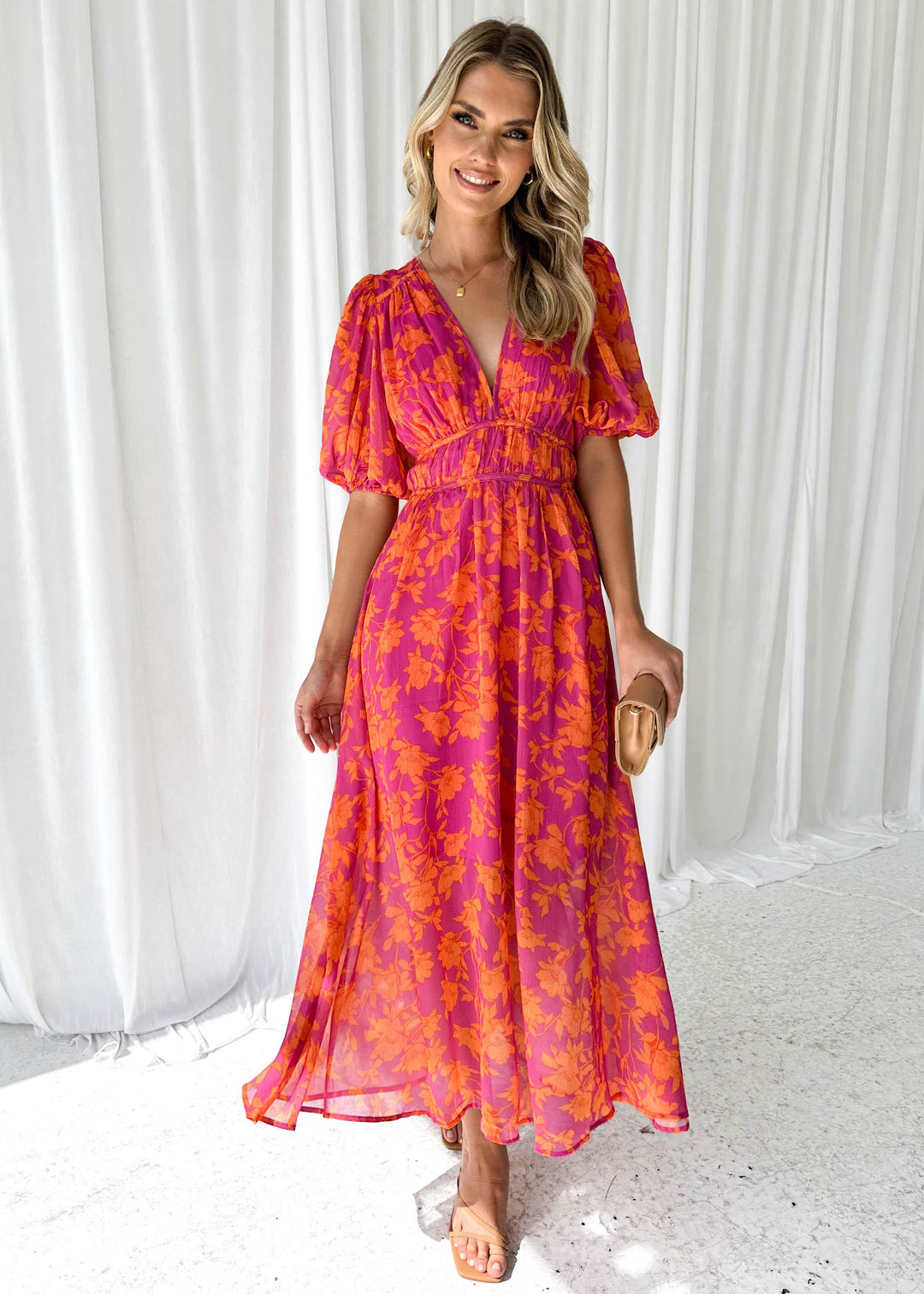Kathy – Langkleid mit V-Ausschnitt