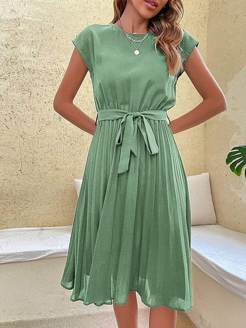 Klara – Sommerliches Kleid mit Plisseefalten und kurzen Ärmeln