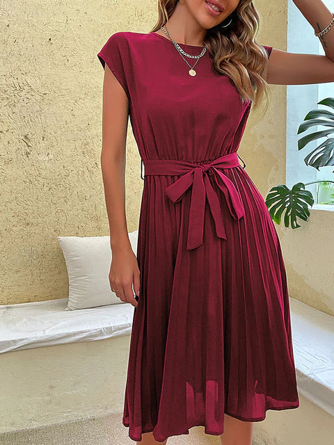 Klara – Sommerliches Kleid mit Plisseefalten und kurzen Ärmeln