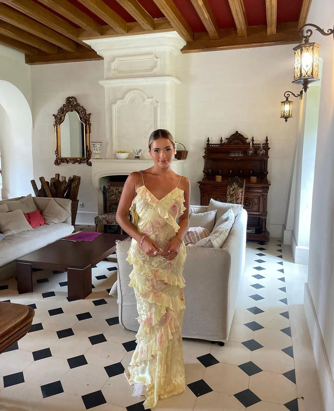 Gudrun - Romantisches langes Damenkleid mit Rüschen