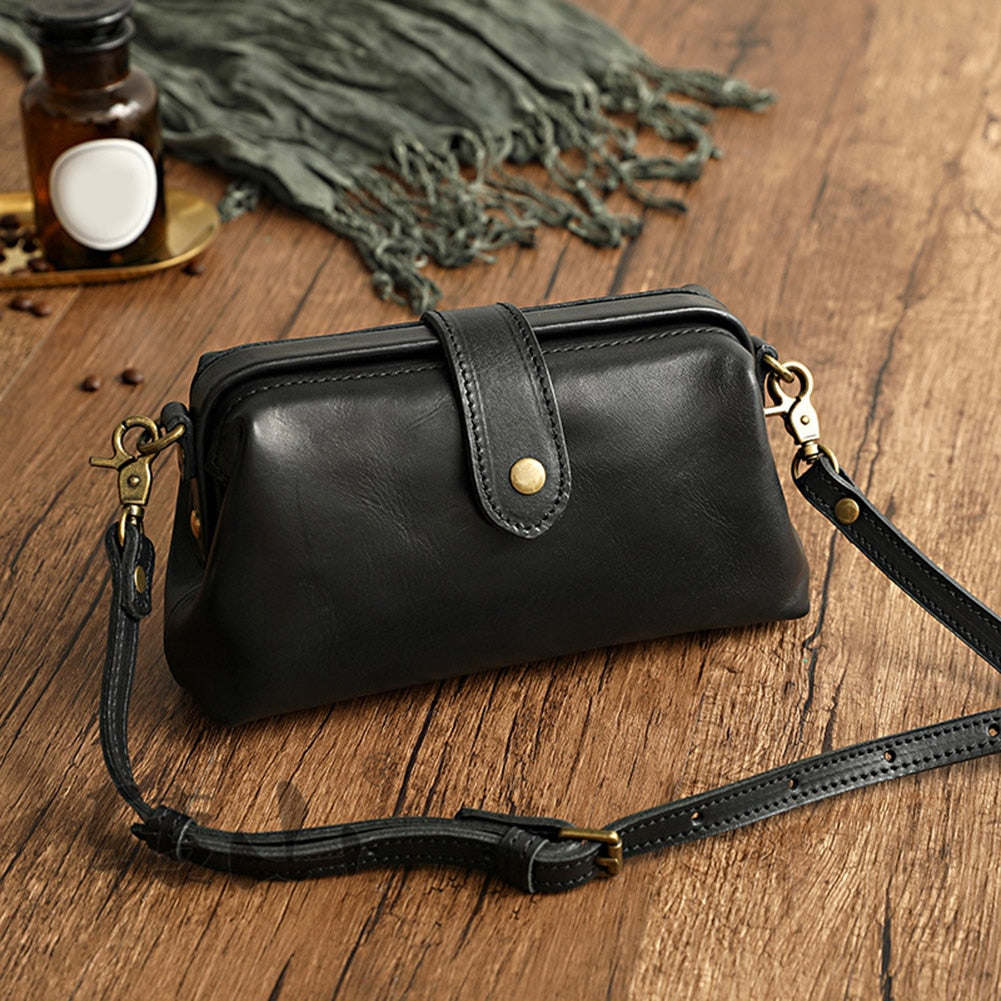 Fabienne - Handgefertigte Retro - Ledertasche