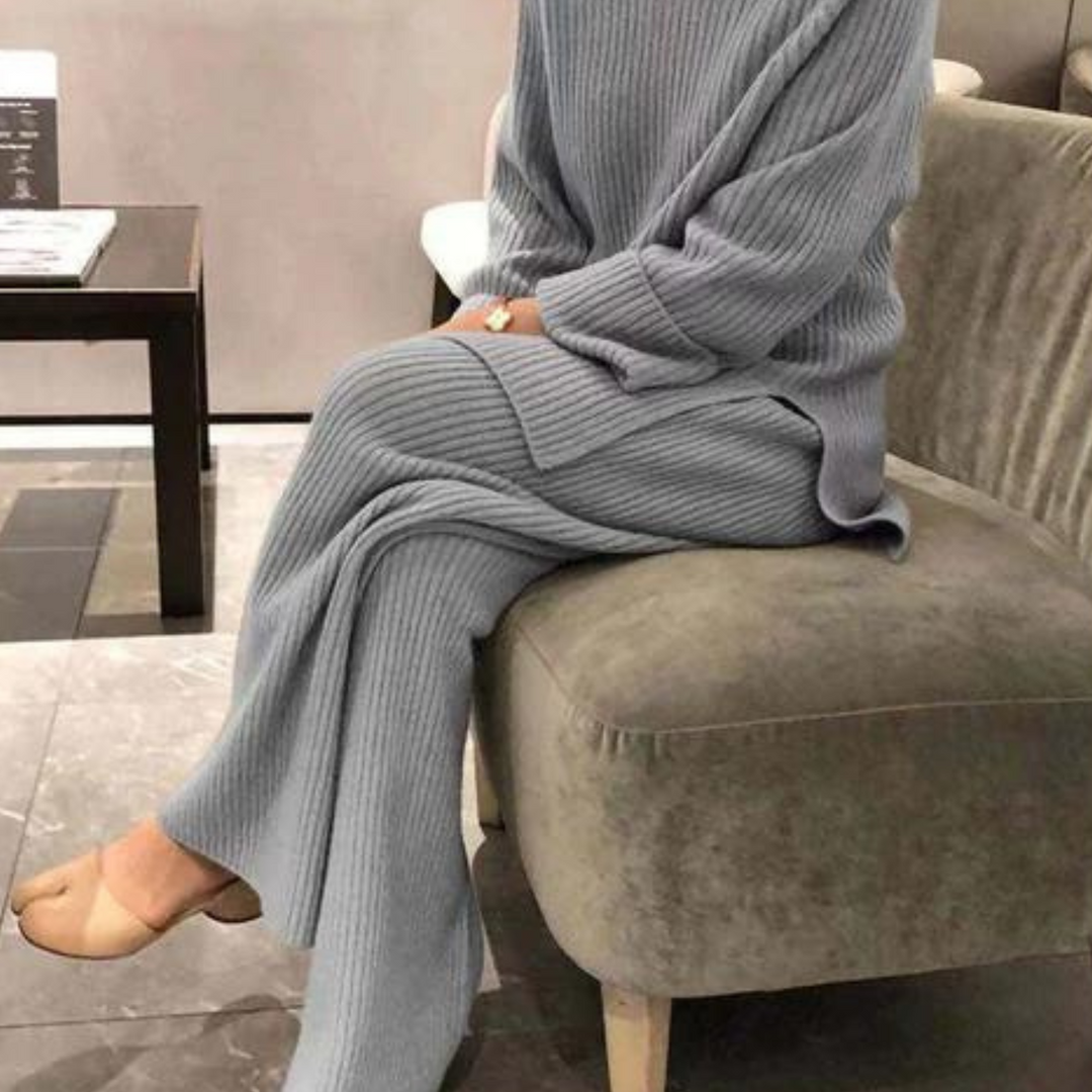 Samantha – Strickset: Pullover & Hose für den Alltag