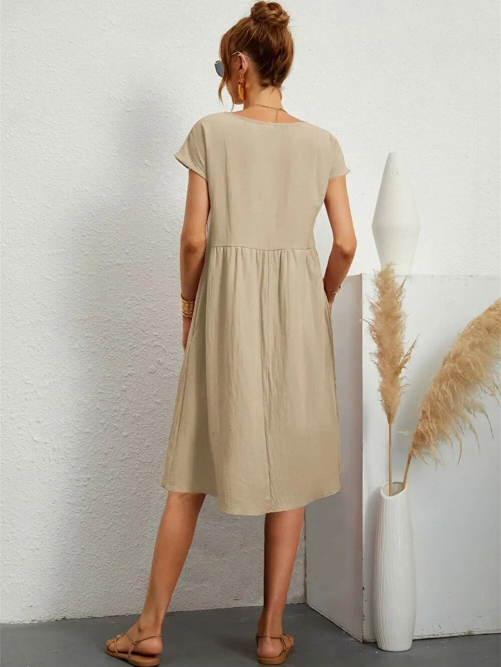 Delina – Midi-Kleid mit Silhouette im Sonnenuntergang