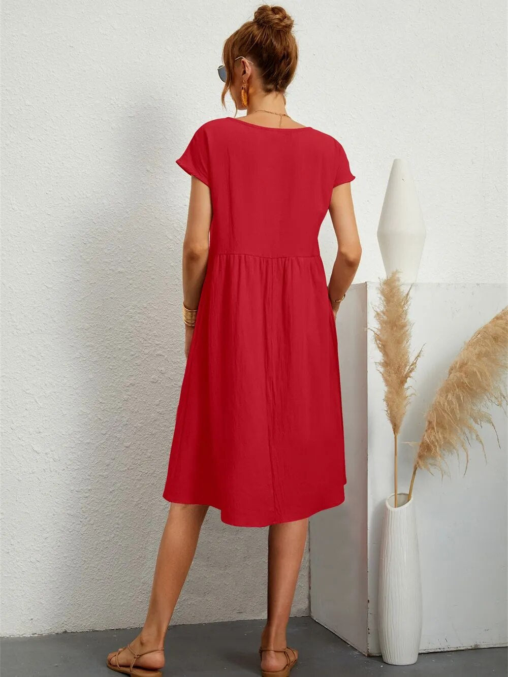 Delina – Midi-Kleid mit Silhouette im Sonnenuntergang