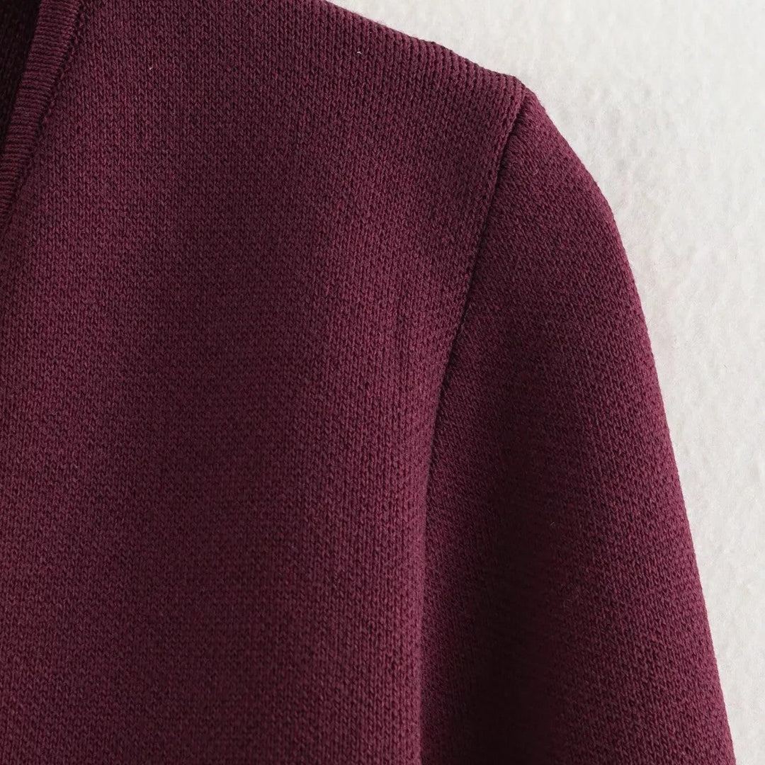 Sherry - Enge, figurbetonte Damen-Strickjacke