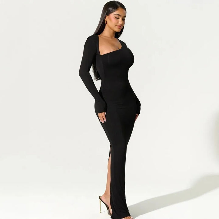 ElysianChic – Langärmeliges Slim-Fit Kleid mit schrägem Ausschnitt