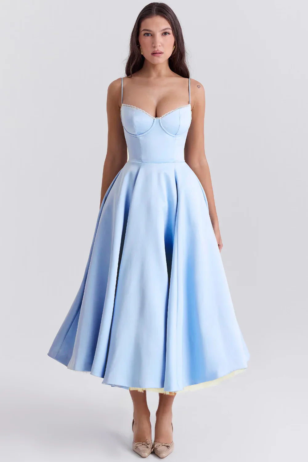 Leona - Schickes Satin-Kleid für Feiern