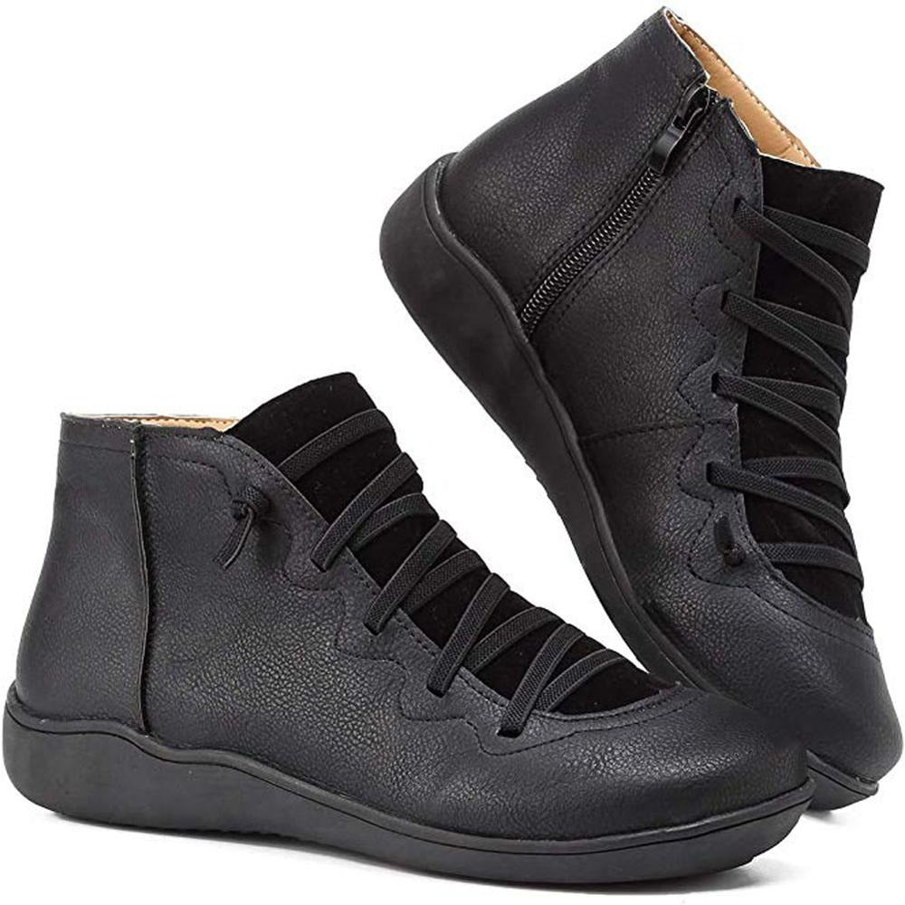 Afra – Alte Schnürstiefel