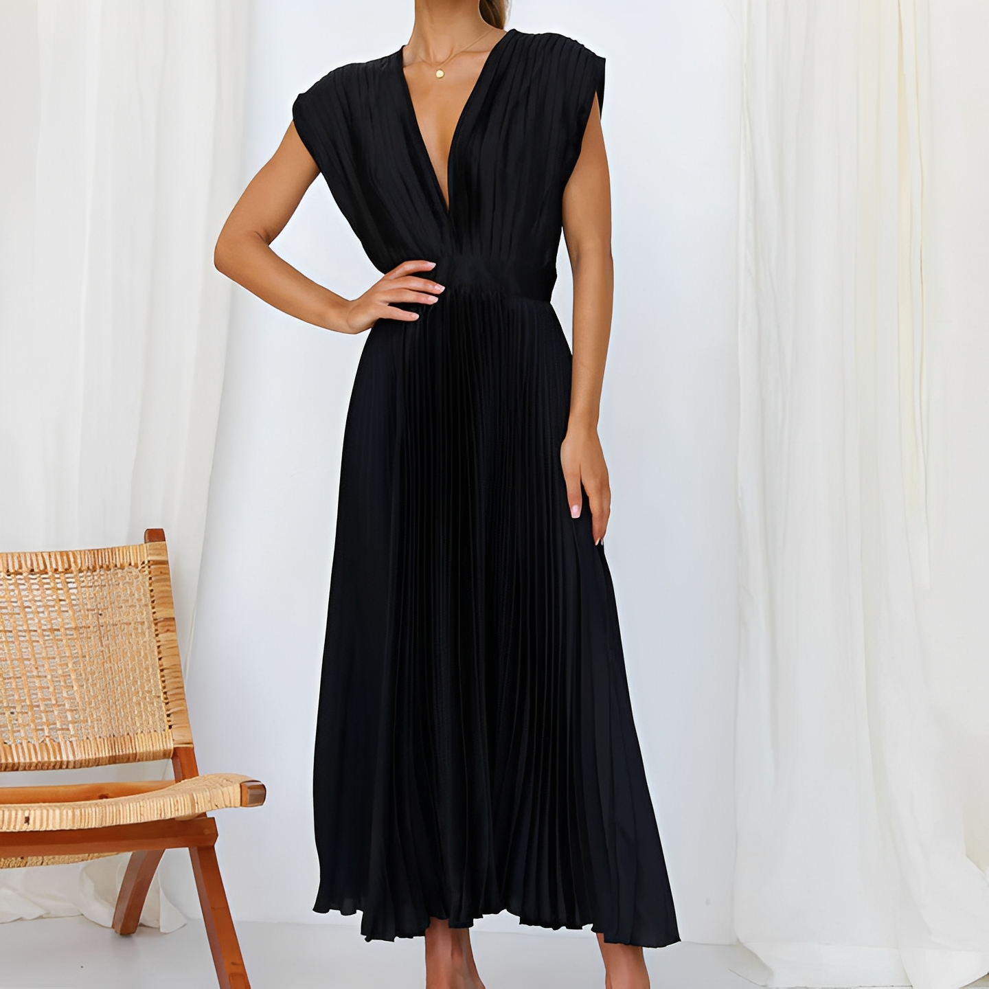 Cristine - Elegantes Kleid mit V-Ausschnitt für Damen