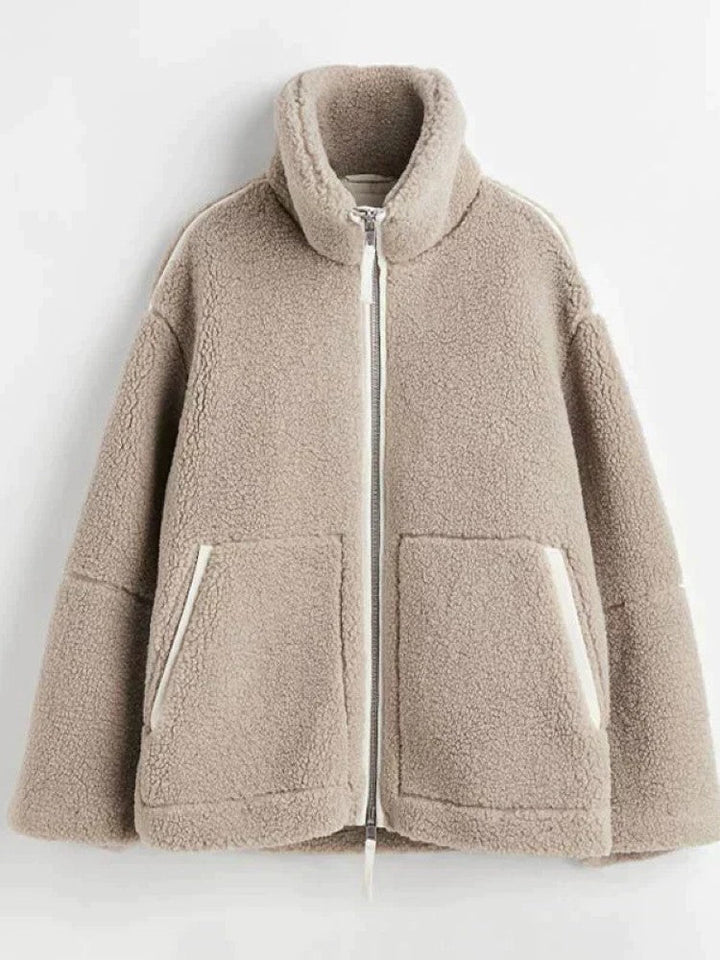 Daria – Mantel Teddy Oversize