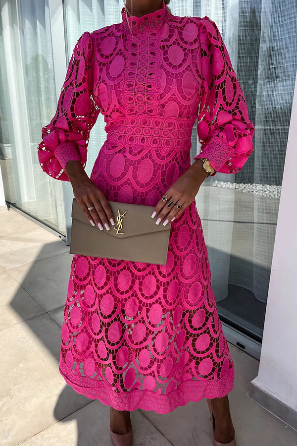 Adeline - Klassisches Spitzenkleid mit hohem Kragen