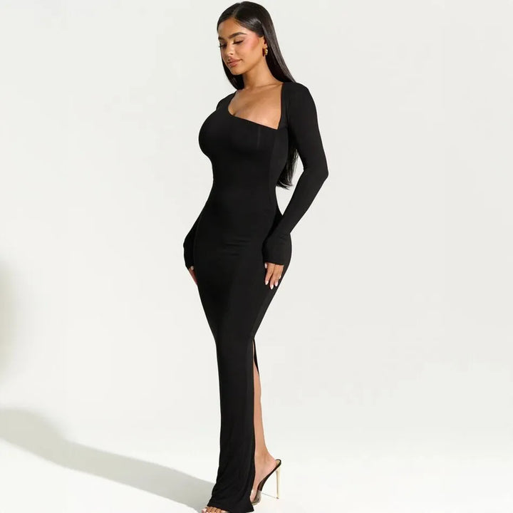 ElysianChic – Langärmeliges Slim-Fit Kleid mit schrägem Ausschnitt