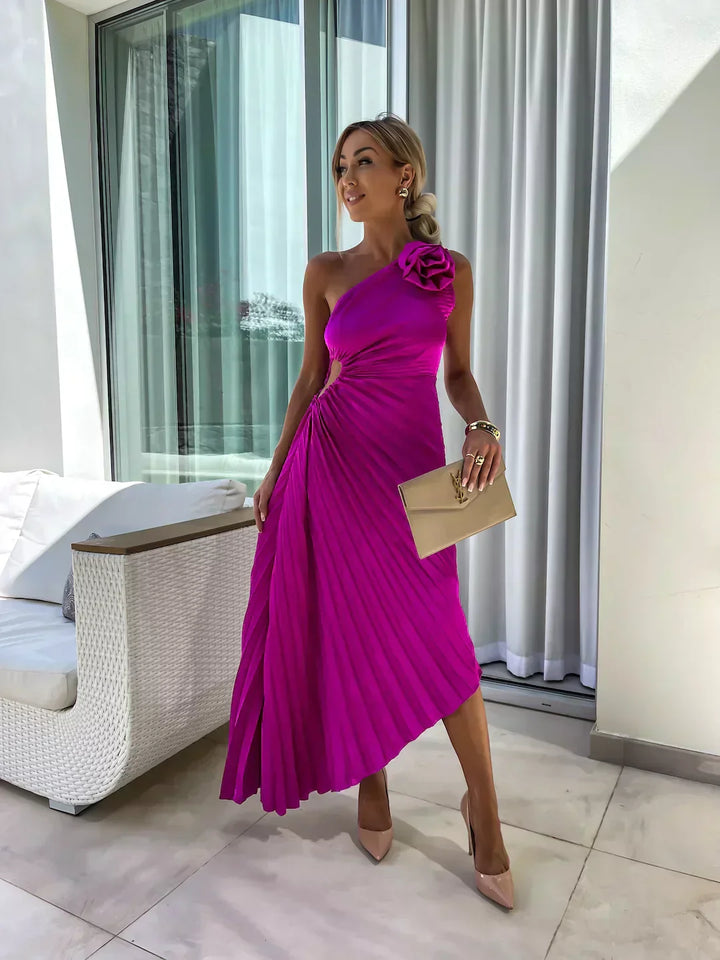 Agatha - Elegantes Kleid mit Falten und Schulterdetails
