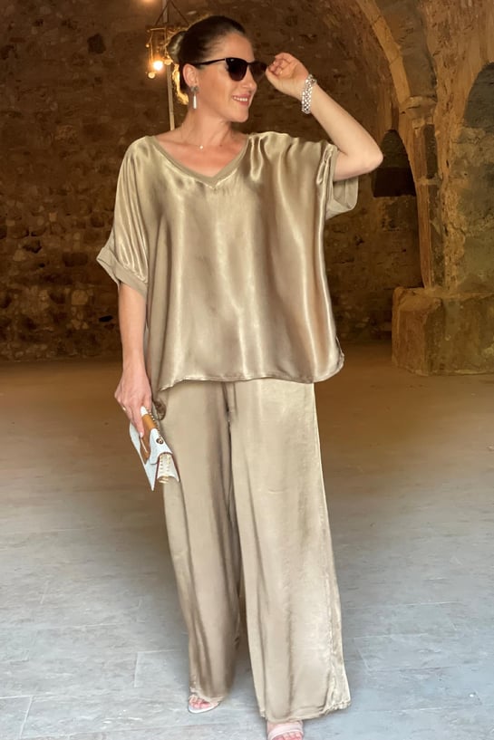 Noelia – Set Zwei Teile aus Weichem und Seidigem Satin