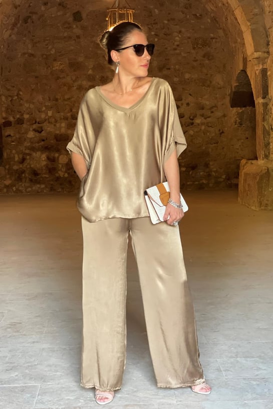 Noelia – Set Zwei Teile aus Weichem und Seidigem Satin