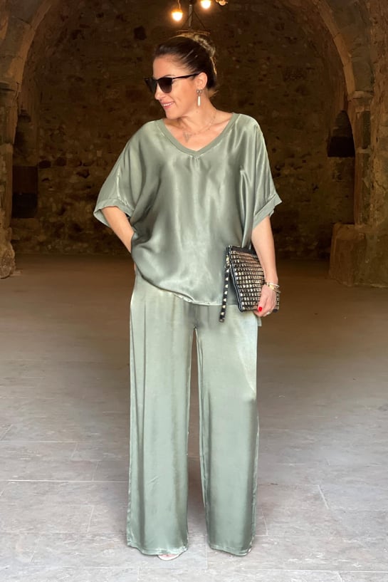 Noelia – Set Zwei Teile aus Weichem und Seidigem Satin