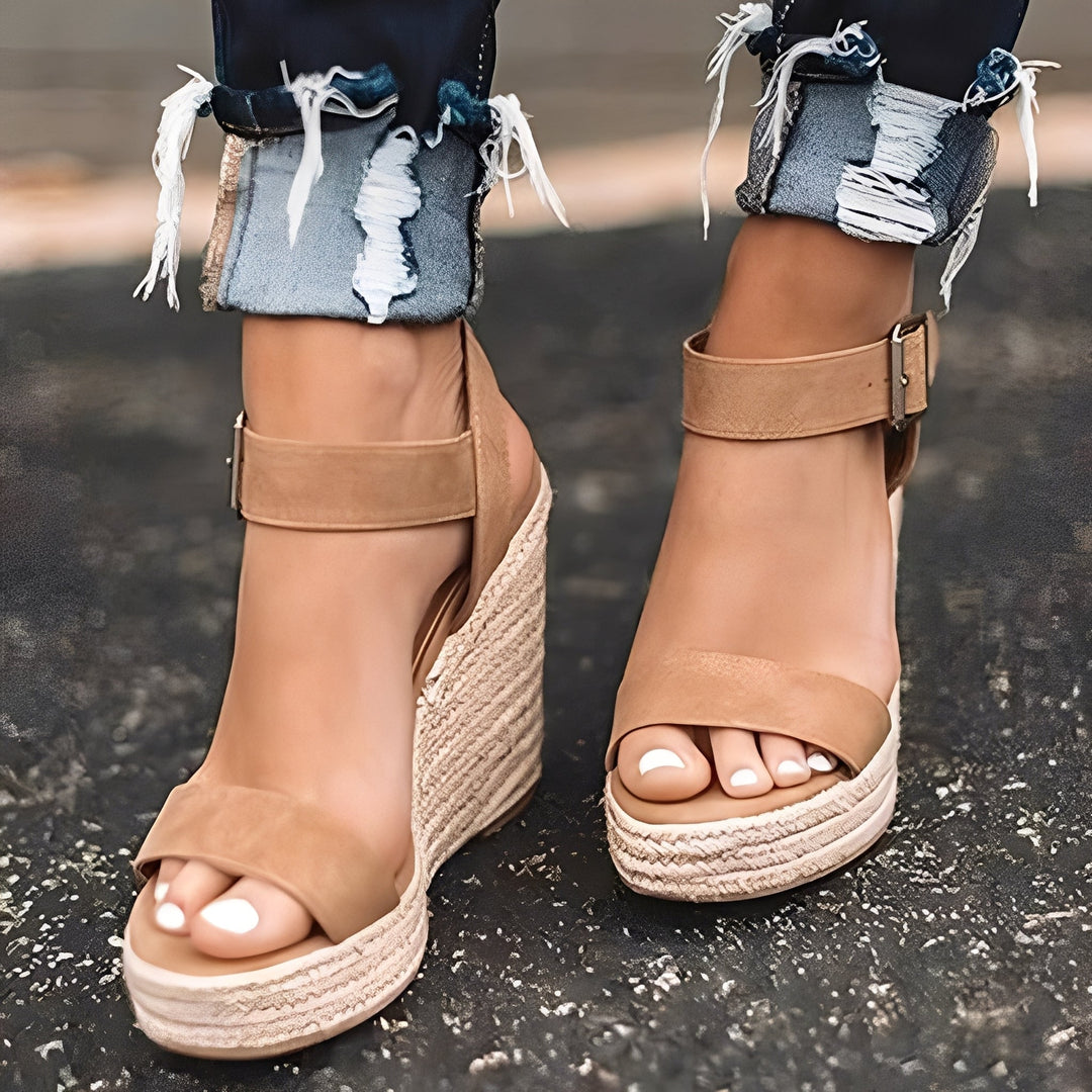 Annalee - Bequeme Damen-Keilsandalen mit Riemchen