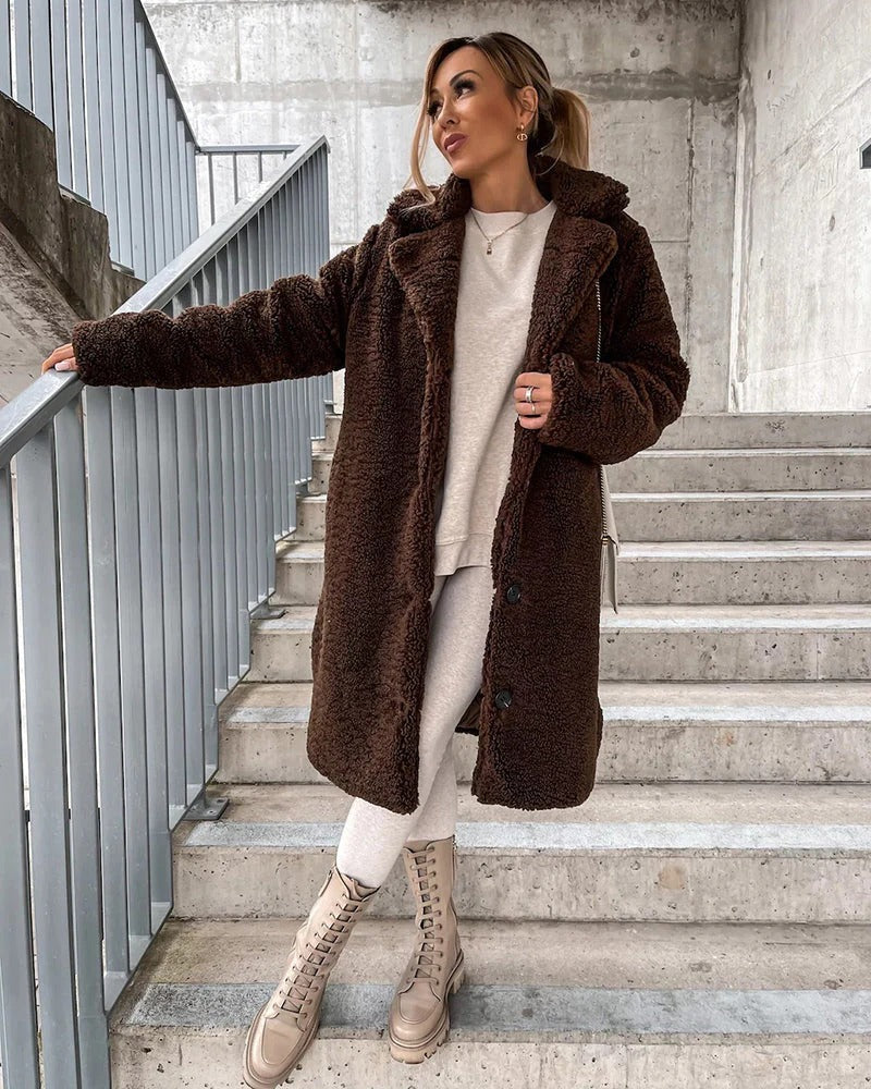 Georgiana - Elegante Damenjacke aus Kunstfell