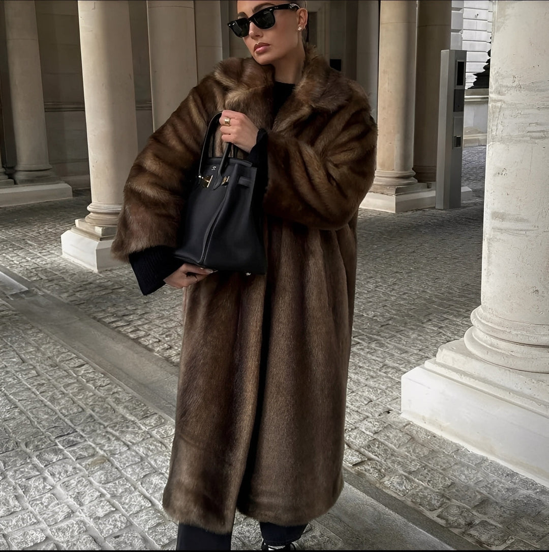 Carmella - Eleganter langer Kunstpelzmantel für Frauen