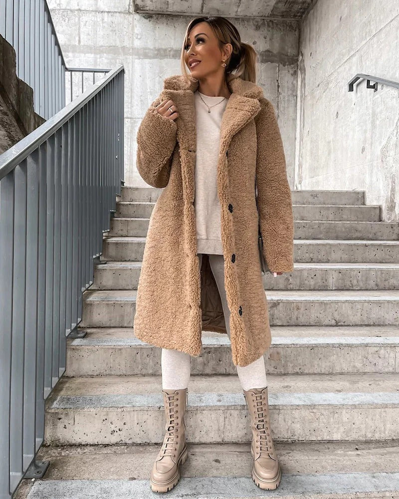 Georgiana - Elegante Damenjacke aus Kunstfell
